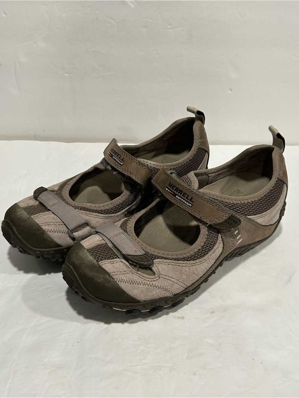 Merrell Womens Chameleon ARC Mary Jane Hiking Shoes Tan Outdoor Comfort Sz 8.5